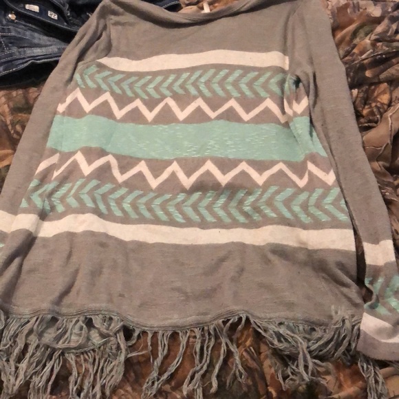 Vanity light weight cardigan - Picture 2 of 3